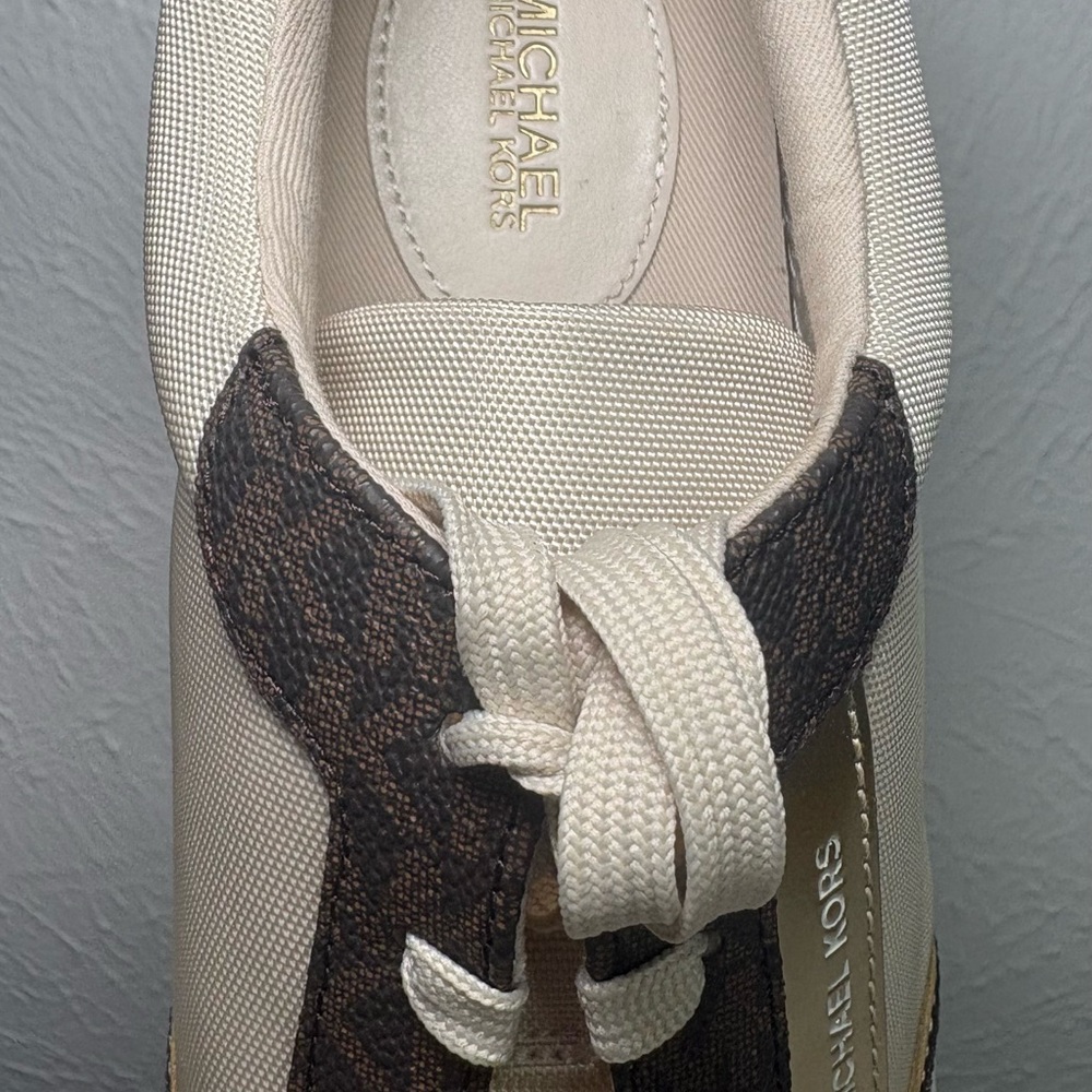 Michael Kors Women’s Beige and Brown Logo Low-Top Sneakers women’s Size 11 - Picture 4 of 5
